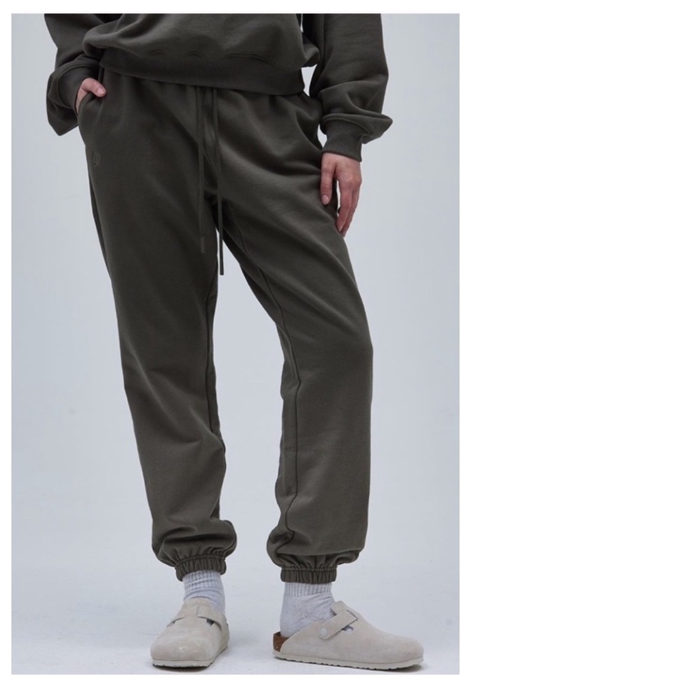 THIRTY YEARS Signature Crew Women’s XS Dark Gray Joggers Sweatpants Athleisure